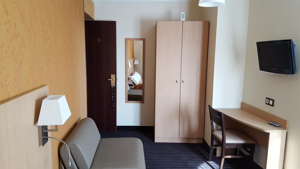Hotel Les Deux Gares Paris Exteriör bild